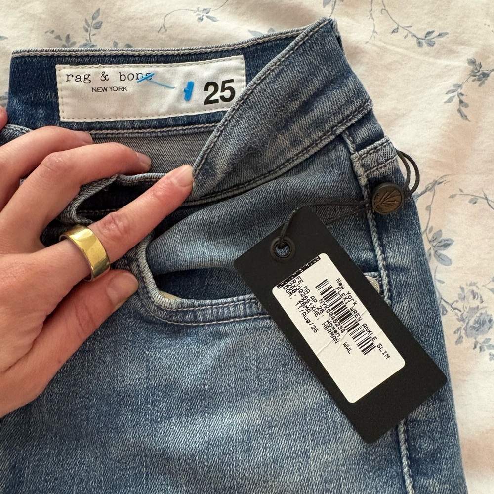 NWT rag & bone Wren slim straight jeans. Sample never worn.